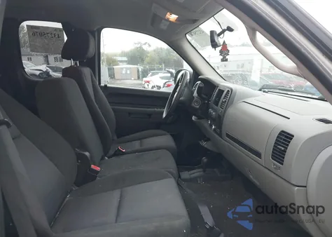 2010 Chevrolet Silverado 1500 Ls z USA, uszkodzony, nr VIN 1GCSKREA2AZ120372